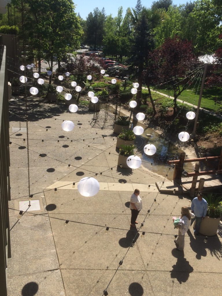 DoubleTree by Hilton Capital Patio Lighting - Nighttime